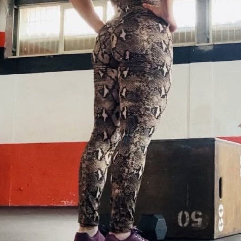 Byegreis Snake Print Scrunch Butt Lift Leggings Size Large